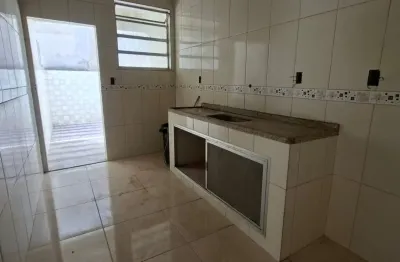 Apartamento em vista alegre, 2 quartos. Documentação ok Aceita financiamento