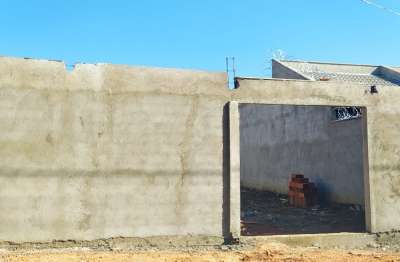 Ágio de lote. oportunidade!! residencial tuzimoto, excelente lote com 250 mts murado falta só a frente pra murar queda pra rua e frente pra nascente. ágio disponível pra venda. bairro todo adensado co