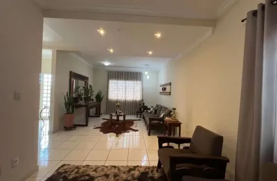 Casa com 3 quartos à venda na Rua Presidente Jânio Quadros, 300, Centro Sul, Várzea Grande