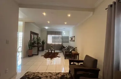 Casa com 3 quartos à venda na Rua Presidente Jânio Quadros, 300, Centro Sul, Várzea Grande