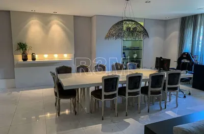 Apartamento em higienópolis com 292 m² sendo: 3 dormitórios (3 suítes) e 4 vagas de garagem.