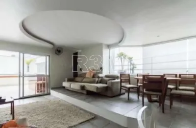 Cobertura duplex no morumbi com 370 m² a.u. sendo 5 dormitórios (3 suítes) e 4 vagas de garagem.