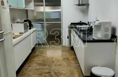 Cobertura duplex na bela vista com  240 m² a.u. sendo: 3 dormitórios, (1 suíte) e 2 vagas de garagem