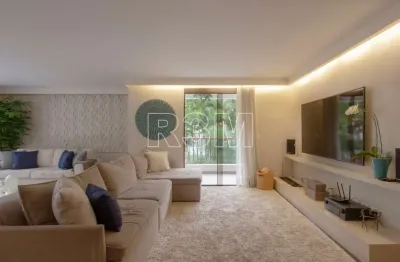 Apartamento no real parque com 232m² sendo: 4 dormitórios (2 suítes) e 3 vagas de garagem.