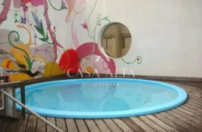 Cobertura duplex no alto da boa vista com 316 m² a.u. sendo: 5 suítes e 4 vagas de garagem.