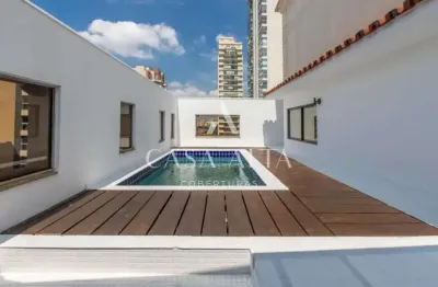 Cobertura duplex em moema com 293 m² sendo: 4 dormitórios (2 suítes) e 4 vagas de garagem.