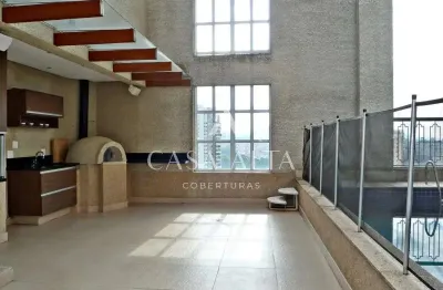 Cobertura triplex no panamby com 520 m² sendo: 5 dormitórios (4 suítes) e 7 vagas de garagem.