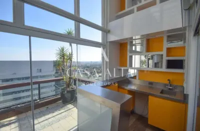 Cobertura  triplex em paraiso com 201 m² sendo: 2 dormitórios (2 suítes) e 2 vagas de garagem.