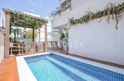 Cobertura duplex em perdizes com 404 m² a.u. sendo: 5 dormitórios (5 suítes) e 5 vagas de garagem.