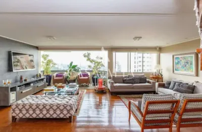 Cobertura duplex no morumbi com 300 m² sendo: 4 dormitórios (4 suítes) e 3 vagas de garagem.