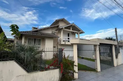 Casa 2 pavimentos próximo ao grêmio fronteira , araranguá sc!