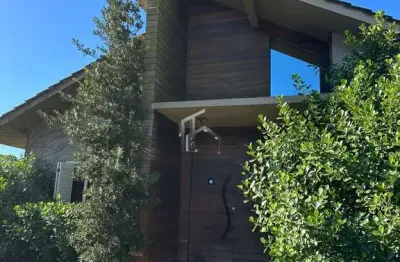 Você vai se apaixonar por esta casa, localizada na vila são josé