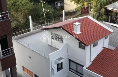 Casa com 3 quartos à venda no Menino Deus, Porto Alegre 