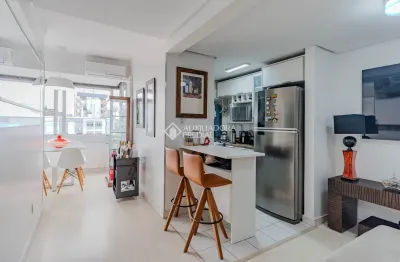 Charmoso apartamento de 1 dorm/ suíte!!  poróxomo ao grupo hospitalar santa casa e ufrgs.  descubra seu novo lar em um encantador apartamento localizado na avenida loureiro da silva, na cidade baixa, 
