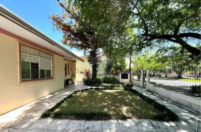 Casa com 5 quartos à venda no Igara, Canoas 