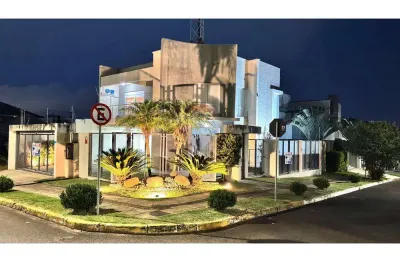 Sobrado à venda, 200m², 03 dormitórios, 01 suíte com closet e sacada, bairro Marechal Rondon, Loteamento Moinhos de Vento, Canoas, RS