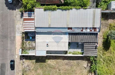 Pavilhao amplo, com 2 banheiro, ideal para empresas, com area de 335m² area util, otima localização, bem estrtuturado