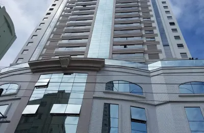 Maravilhoso apartamento na quadra do mar padrao embraed