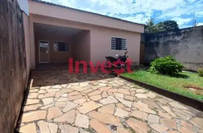 Casa térrea com 03 quartos na rua 04 em vicente pires !