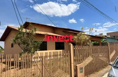 Casa térrea com 03 quartos na rua 3c m vicente pires !
