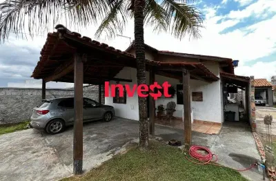 2 casas no mesmo lote , 1º com 3 quartos , 2º com 2 quartos , lote de 580m² , dentro de condomínio no conjunto 04 em arniqueiras .
