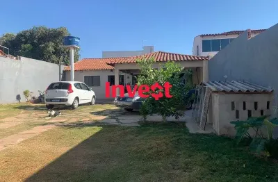 Casa com 3 quartos, sendo 2 suítes, lote de 500m², dentro de condomínio no conjunto 05 em arniqueiras.