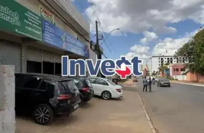 Prédio, 2 lojas comerciais, 2 apartamentos, 2 e 3 quartos, rua 08 vicente pires