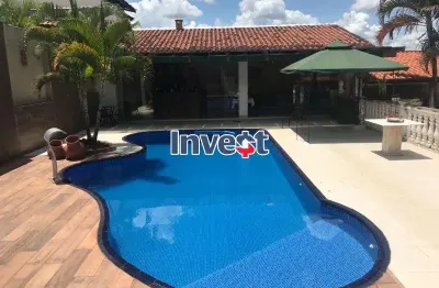 Casa com lote de 800m² 04 suítes, lazer completo, dentro de condomínio na vereda da cruz, arniqueiras