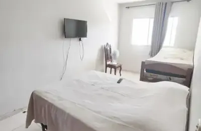 Casa duplex  com 02 quartos. próxima a prefeitura de guarapari/es.
