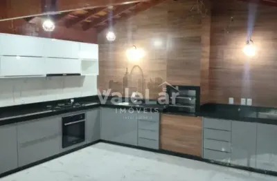 Casa lindissima 250m² terreno- 3 dormitórios sendo 1 suíte com closed- vila branca -jacareí