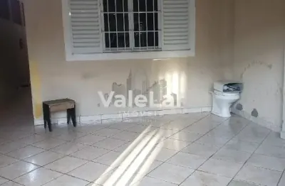 Oportunidade! casa com edícula e ótima localização no jardim colonial - zona sul de  sjcampos