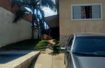 Casa com 245m² de terreno- construída 90m² - 2 dormitórios -santa herminia