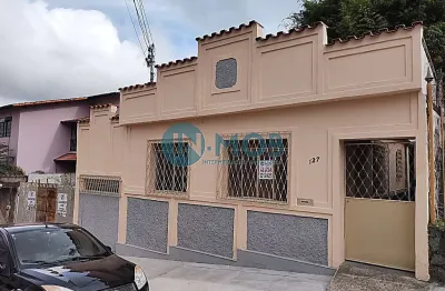 Casa residencial ou comercial excelente para escola . bairro santa terezinha
