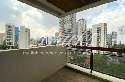 Apartamento para reforma, melhor localização do campo belo