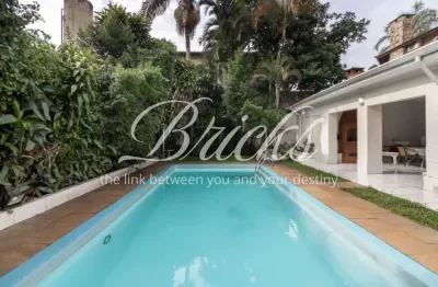 Casa térrea a venda no campo belo com 350m² construídos e 630m² de terreno - 5 vagas e piscina