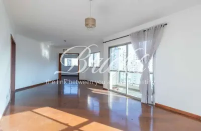 Vende apartamento em moema com 4 dormitórios sendo 2 suítes 3 vagas de garagem,209m2