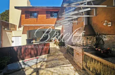 Venda de ótimo sobrado na saúde com 360 metros com bastante área verde!