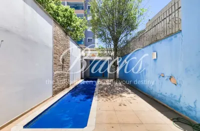 Sobrado à venda com piscina, área gourmet e 4 dormitórios (3 suítes) na vila clementino