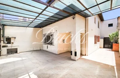 Sobrado à venda com piscina, área gourmet e 4 dormitórios (3 suítes) na vila clementino