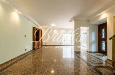 Sobrado a venda em moema com 250m² de terreno e 261m² construidos