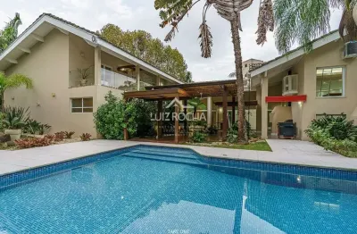 Casa à venda de 739m² , com 5 suítes , por r$ 3.990.000, cond. jd. mediterrâneo, granja viana - cot