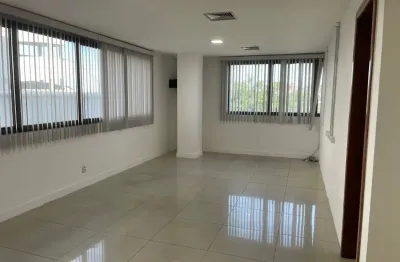 Sala comercial com 2 salas para alugar na Avenida Luís Viana, 13223, São Cristóvão, Salvador