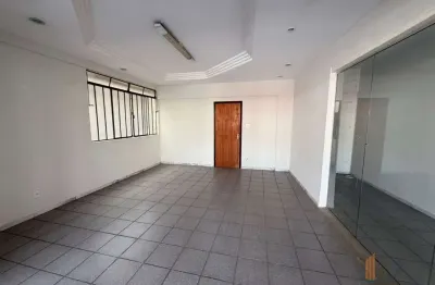 Sala comercial para alugar na avenida prefeito telesforo cândido de rezende, 181, centro, conselheiro lafaiete por r$ 1.500