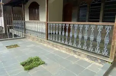 Casa em condomínio fechado com 4 quartos à venda na rua manoel da silva reis, 95, angélica, conselheiro lafaiete por r$ 950.000