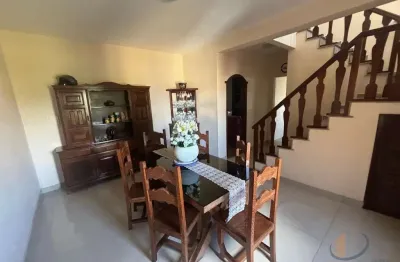 Casa em condomínio fechado com 4 quartos à venda na rua alberto de souza, 280, arcádia, conselheiro lafaiete por r$ 800.000
