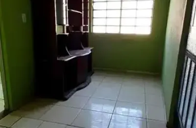 Kitnet / stúdio para alugar na rua maria duarte castanheira, 517, são joão, conselheiro lafaiete por r$ 700