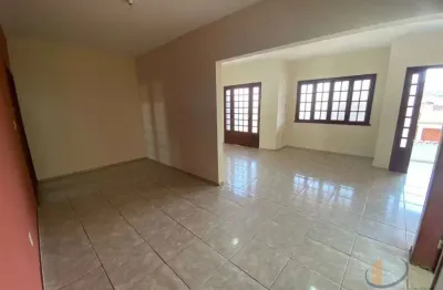 Casa em condomínio fechado com 4 quartos à venda na rua olevino tolentino duarte, 240, rochedo, conselheiro lafaiete por r$ 850.000