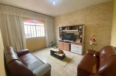 Casa em condomínio fechado com 3 quartos à venda na rua terezinha reis ferreira, 130, rochedo, conselheiro lafaiete por r$ 500.000