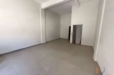 Ponto comercial para alugar na rua antônio de rezende neiva, 10, santa clara, conselheiro lafaiete por r$ 1.900