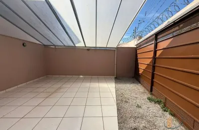 Casa em condomínio fechado com 3 quartos para alugar no sagrada família, conselheiro lafaiete  por r$ 1.800